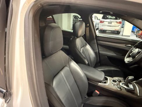 Used 2022 Alfa Romeo Stelvio Ti image 37