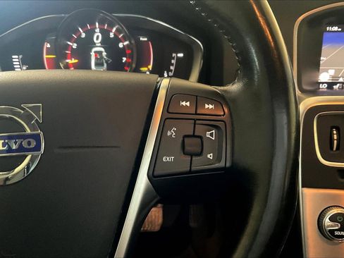 Used 2018 Volvo S60 T5 Inscription image 19