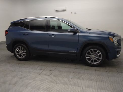 Used 2024 GMC Terrain SLT AWD/4WD image 11