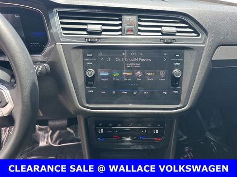 Certified 2022 Volkswagen Tiguan SE FWD image 20