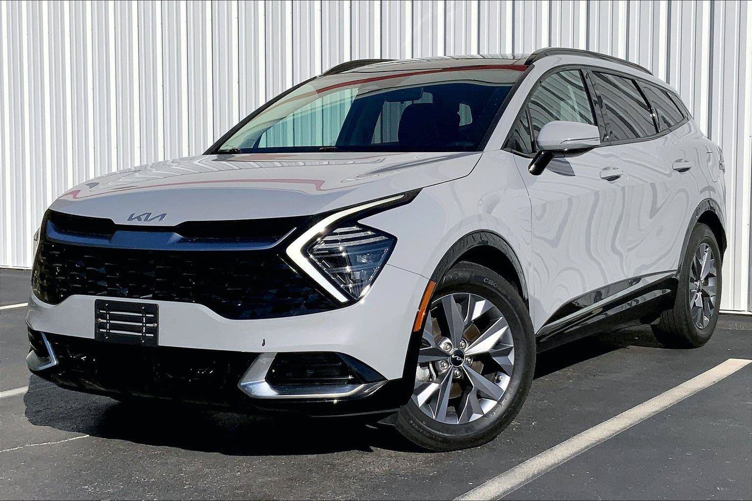 Used 2025 Kia Sportage SX FWD image 1