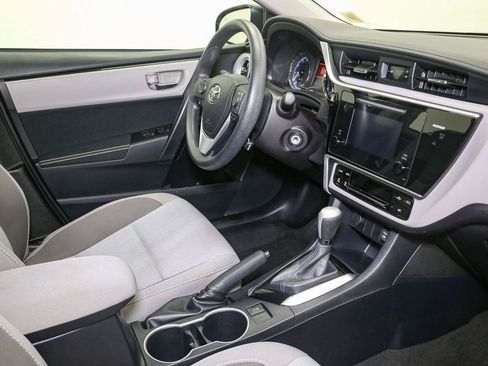 Used 2017 Toyota Corolla LE w/ Carpet Mat Package (TMS) FWD image 19