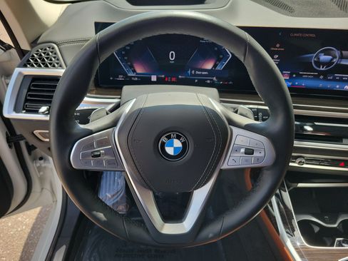 Used 2024 BMW X7 xDrive40i w/ Premium Package AWD/4WD image 27