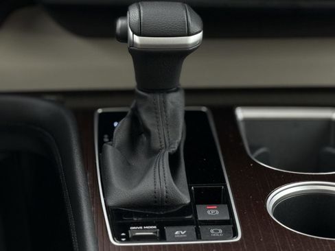 Used 2023 Toyota Sienna XLE image 21