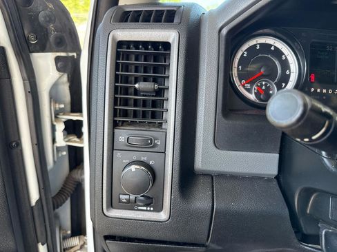 Used 2020 RAM 1500 Tradesman w/ Chrome Plus Package RWD image 9