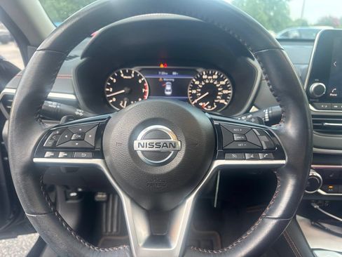 Used 2021 Nissan Altima 2.5 SR w/ SR Premium Package FWD image 11