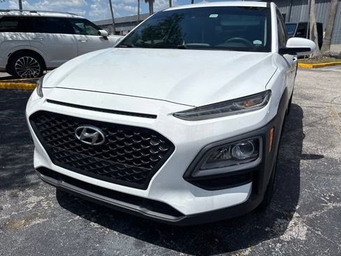 Used 2021 Hyundai Kona SE FWD image 2