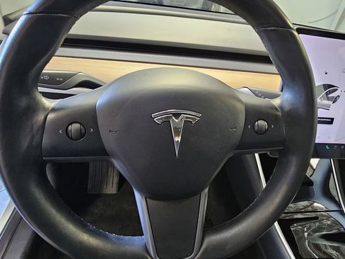 Used 2018 Tesla Model 3 Long Range RWD image 15