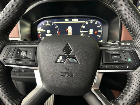 New 2026 Mitsubishi Outlander SEL image 15