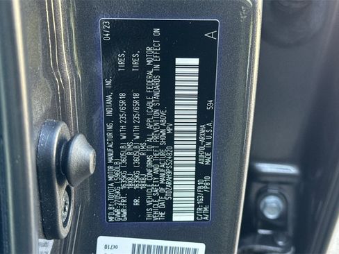 Certified 2023 Toyota Highlander LE image 30