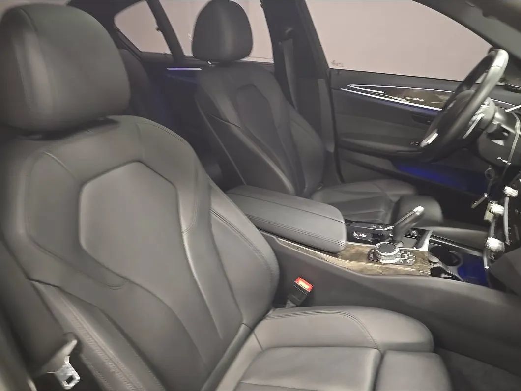 Used 2020 BMW 530i w/ Convenience Package RWD image 8
