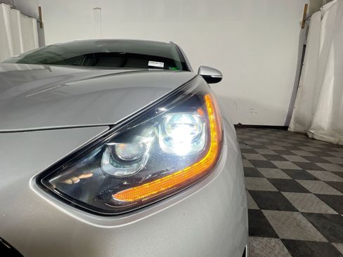 Used 2019 Kia Niro EX Premium w/ Sunroof Package image 13