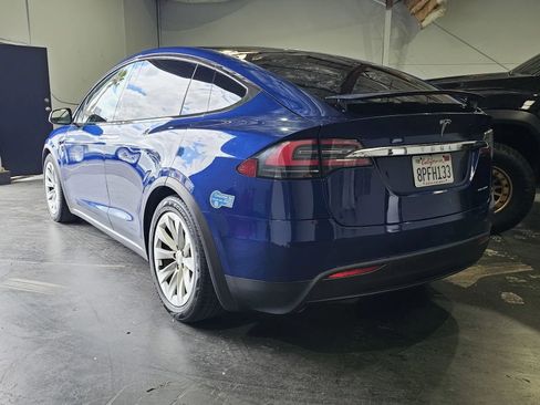 Used 2020 Tesla Model X AWD/4WD image 2