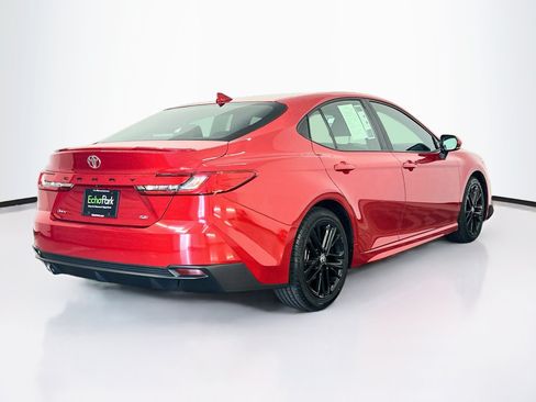 Used 2025 Toyota Camry SE FWD image 9