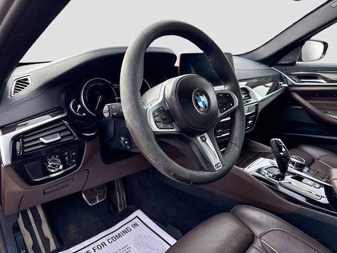 Used 2018 BMW M550i xDrive image 11