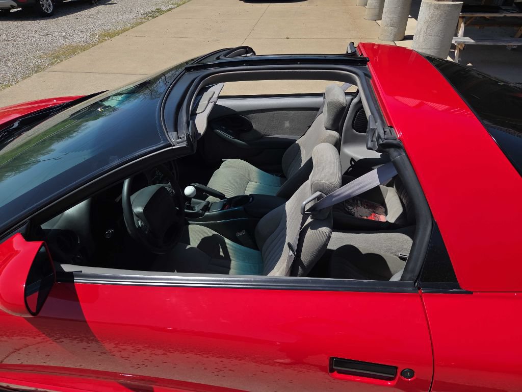 Used 1995 Pontiac Firebird Formula RWD image 8