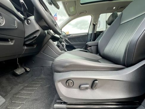 Certified 2022 Volkswagen Tiguan SE image 12