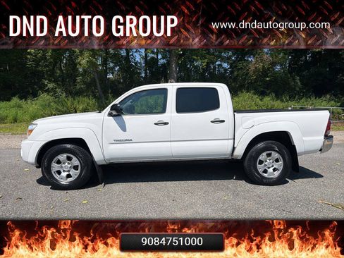 Used 2011 Toyota Tacoma 4x4 Double Cab w/ SR5 Pkg #2 image 1