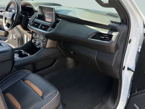 Used 2023 GMC Yukon AT4 w/ AT4 Premium Package AWD/4WD image 24