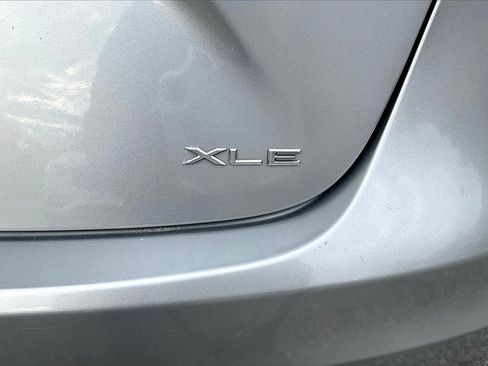 Used 2015 Toyota Avalon XLE image 8