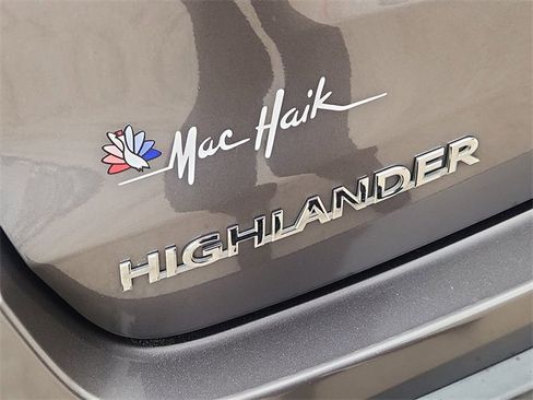 Used 2017 Toyota Highlander XLE image 31