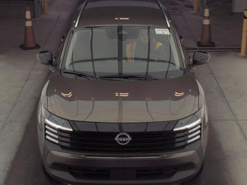 Used 2026 Nissan Kicks SV w/ Illumination Package image 3