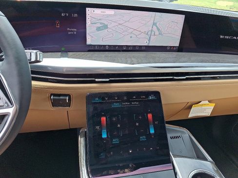 New 2025 Cadillac Escalade IQ Luxury 2 AWD/4WD image 18