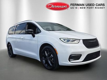 Certified 2025 Chrysler Pacifica Limited w/ Trailer Tow Group