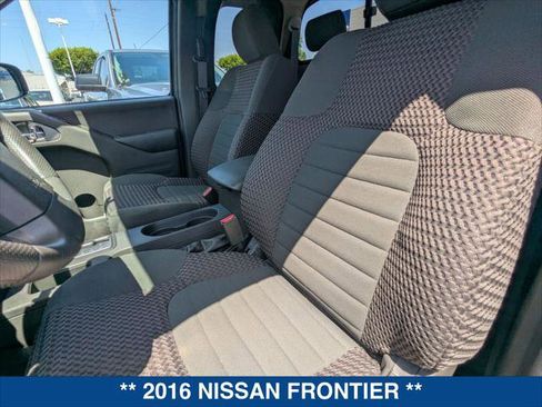 Used 2016 Nissan Frontier SV RWD image 19