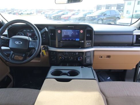Used 2025 Ford F250 XLT image 32