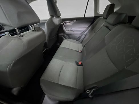 Used 2021 Toyota RAV4 XLE w/ Convenience Package FWD image 29
