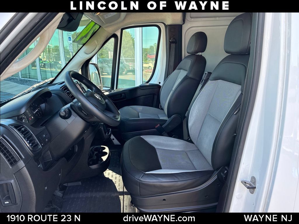 Used 2024 RAM ProMaster 2500 w/ Convenience Group FWD image 11