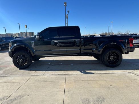 Used 2020 Ford F450 Platinum w/ FX4 Off-Road Package image 2