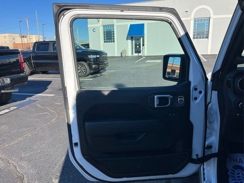 Used 2022 Jeep Wrangler Unlimited Rubicon 4xe w/ Dual Top Group image 32