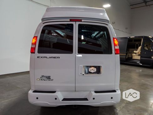 Used 2019 Chevrolet Express 2500 Extended w/ Enhanced Convenience Package image 3