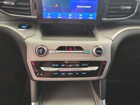 Used 2022 Ford Explorer XLT w/ Equipment Group 202A image 16