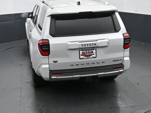 Used 2025 Toyota 4Runner Limited image 31