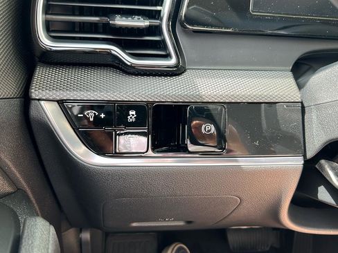 New 2025 Kia Sportage LX image 25