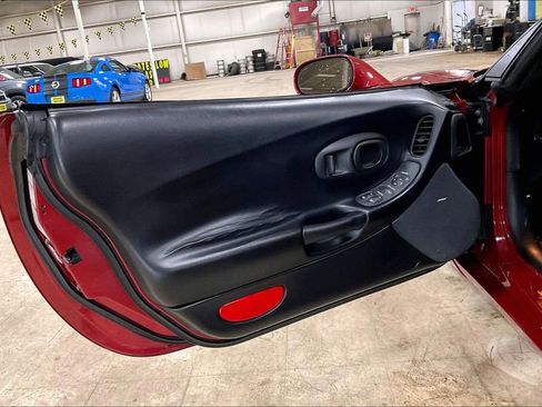 Used 1997 Chevrolet Corvette Coupe RWD image 20