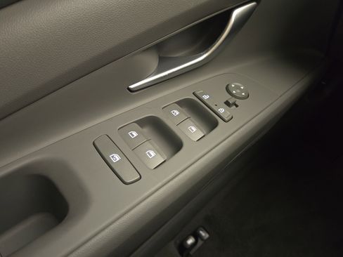 Used 2023 Hyundai Elantra SEL image 26