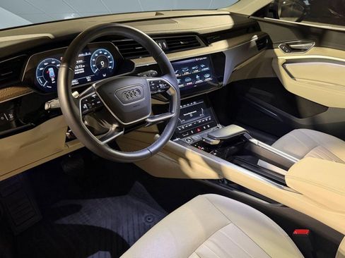 Certified 2023 Audi e-tron Premium Plus w/ Premium Plus Package AWD/4WD image 4