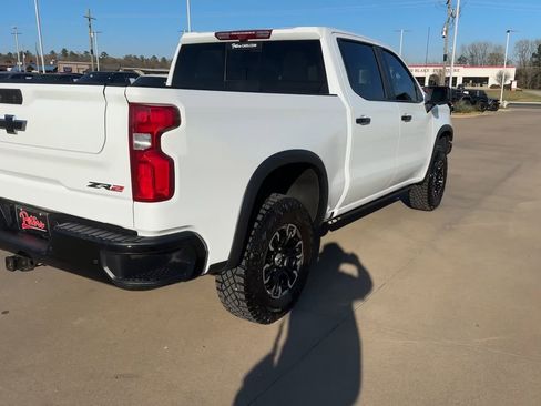 Used 2025 Chevrolet Silverado 1500 ZR2 w/ Technology Package AWD/4WD image 8
