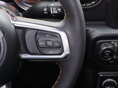 Used 2023 Jeep Gladiator Overland AWD/4WD image 19