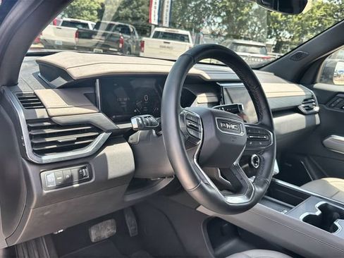 Certified 2026 GMC Acadia Elevation w/ Elevation Premium Package FWD image 10