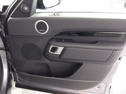Certified 2025 Land Rover Discovery S AWD/4WD image 18