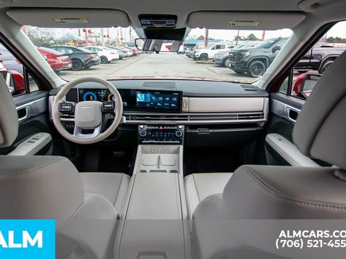 Used 2025 Hyundai Santa Fe SEL FWD image 17