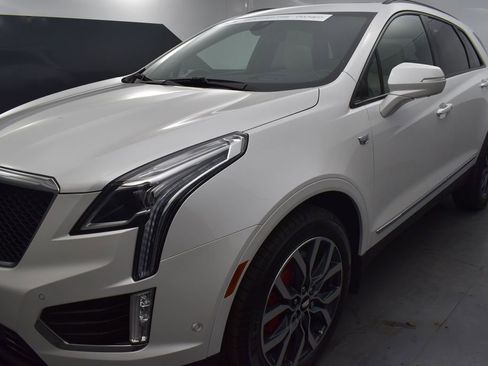 Used 2023 Cadillac XT5 Sportv w/ Technology Package AWD/4WD image 37