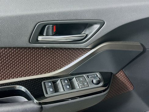 Used 2019 Toyota C-HR Limited image 15