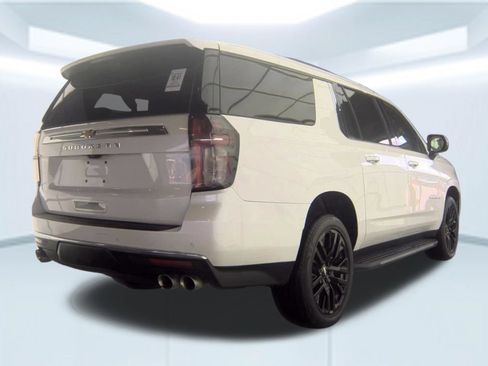 Used 2023 Chevrolet Suburban High Country AWD/4WD image 2