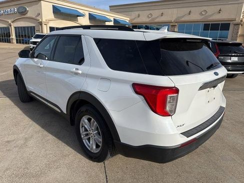 Certified 2022 Ford Explorer XLT image 7